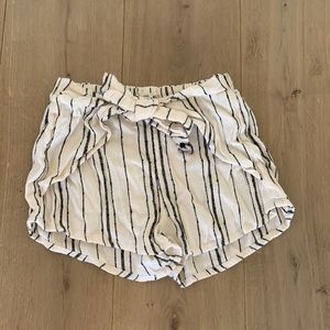 Billabong flowy shorts!